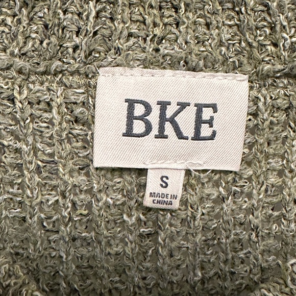 New BKE Olive Green Ribbed Knit Henley Tank Top S Utility Athleisure Minimalist - Picture 9 of 9